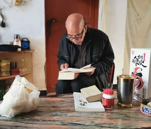 《与父亲对话》 王国安(图5) 《与父亲对话》 王国安(图5)