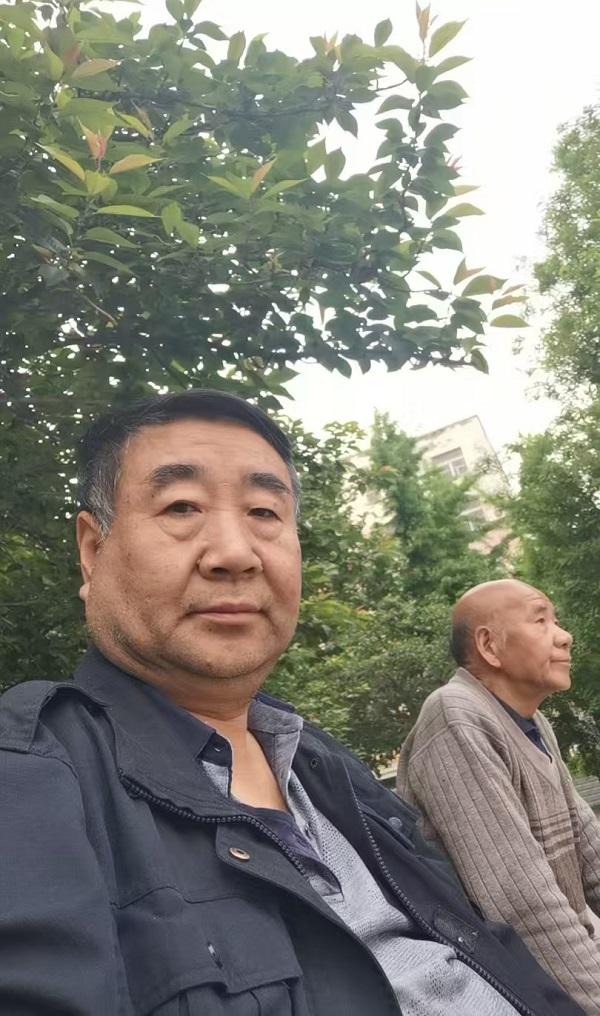 《与父亲对话》 王国安(图2) 《与父亲对话》 王国安(图2)